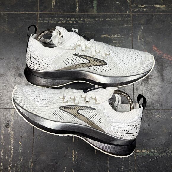 Brooks Levitate 5 StealthFit Running Shoes Mens Size 8.5 White Black Energize - Picture 2 of 6